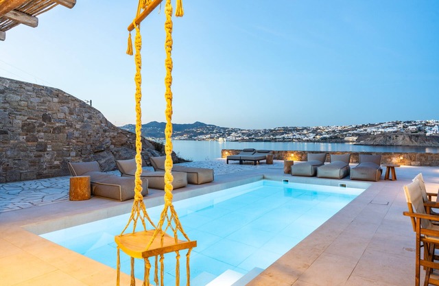 Villa 'Myko By The Sea' con vistas al mar, Wi-Fi y aire acondicionado