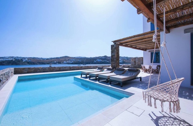 Villa 'Myko Grand' con vistas al mar, Wi-Fi y aire acondicionado