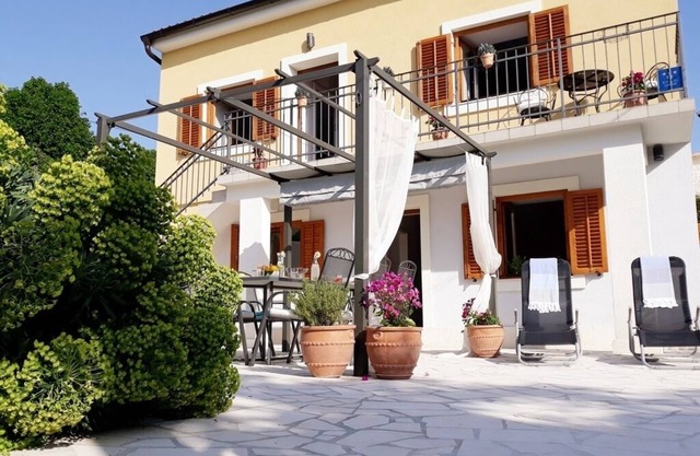 Villa Novi Dvori: lujo que puede pagar, alquile la villa completa