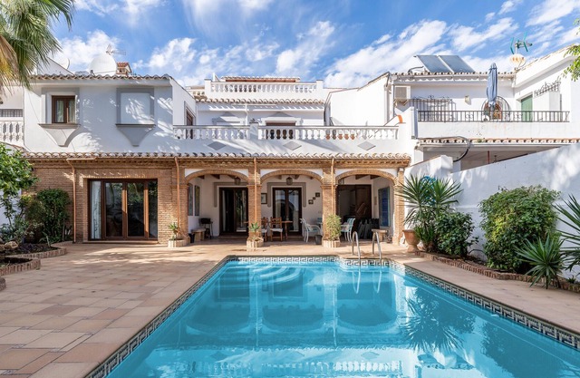 Villa 'Oasis' con piscina privada, Wi-Fi y aire acondicionado