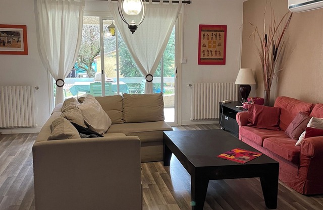 Villa on a wooded plot between vineyards and pines with private swimming pool