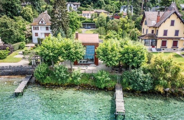 Villa 'Otoctone Bord Du Lac Léman' con vistas al lago, Wi-Fi y aire acondicionado
