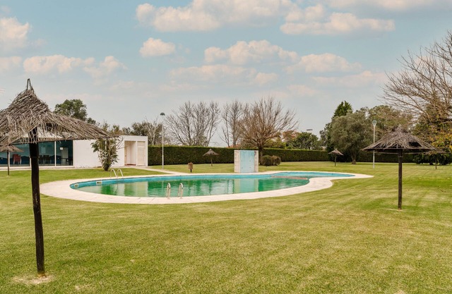 Villa 'Paradise' con vistas al mar, piscina compartida y Wi-Fi