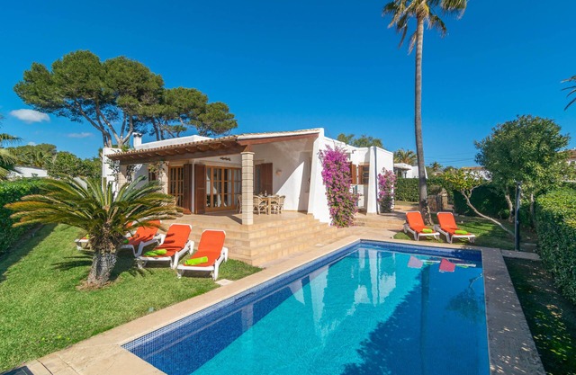 VILLA PASTOR - Fabulosa villa con piscina privada cerca de la playa de Cala Anguila. Wifi