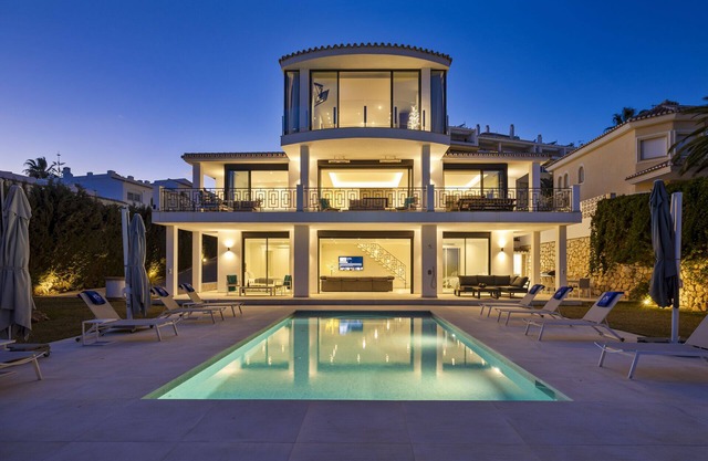 Villa Pazamor in La Cala de Mijas - modern new and luxurious