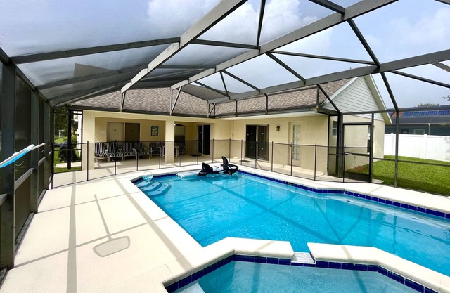 Villa Pearl - Retiro de lujo cerca de Disney y Golf con piscina privada frente a S