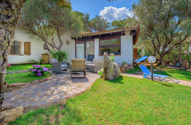 Villa 'Pirina' con terraza privada, Wi-Fi y aire acondicionado