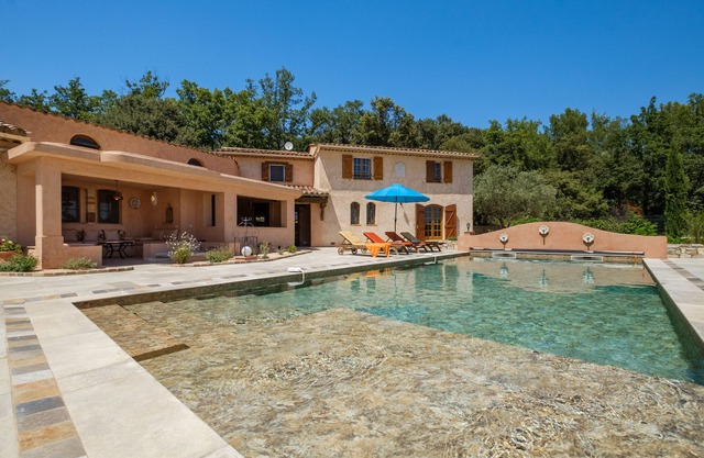 Villa 'Propriété Fontaine Margo': Retiro tranquilo con vistas a la montaña