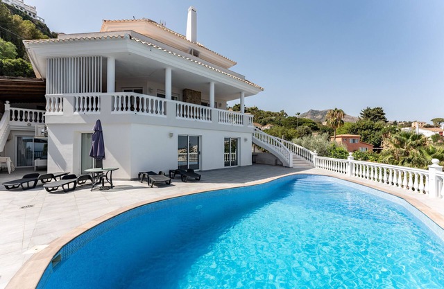 Villa "Roble" con vistas al mar, piscina privada y Wi-Fi