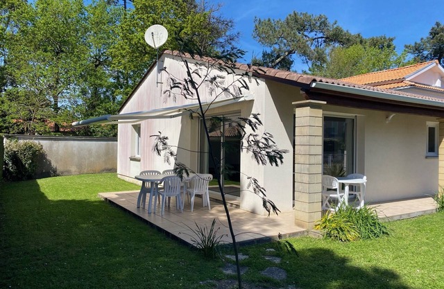 VILLA RONCE LES BAINS 150 meters from the beach 2 BEDROOMS / 5 PERSONS