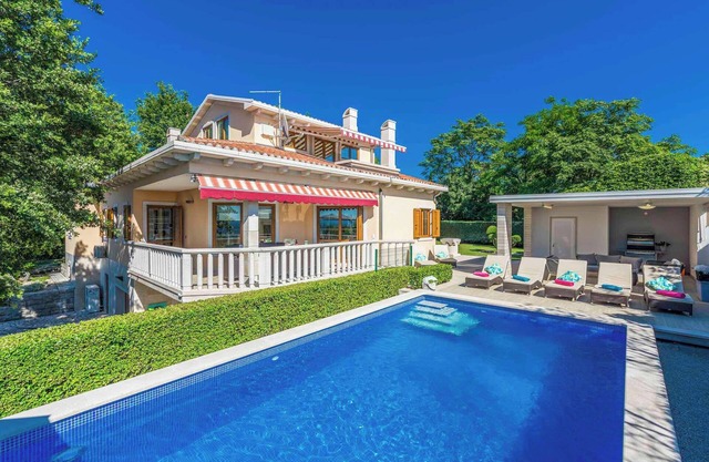 Villa Rosa Labin - Five Bedroom Villa, Sleeps 10
