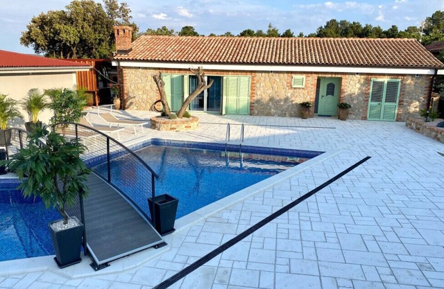 House Victoria 2 by Villas Guide