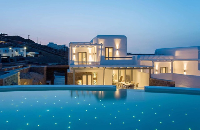 Villa Sapphire 6bed with Pool and Hot Tub in Ornos