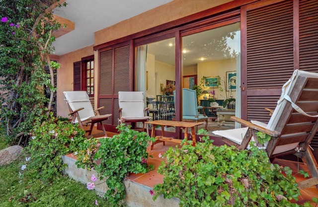 Villa Sara cerca del mar con vistas a la montaña, Wi-Fi, aire acondicionado, terraza y jardín
