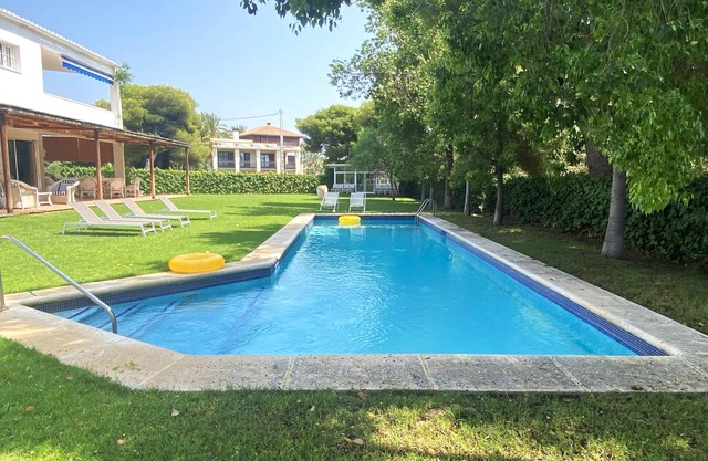 Villa Sitges Abu-Lia a 3 minutos de Playas andando. Exteriores Extraordinarios