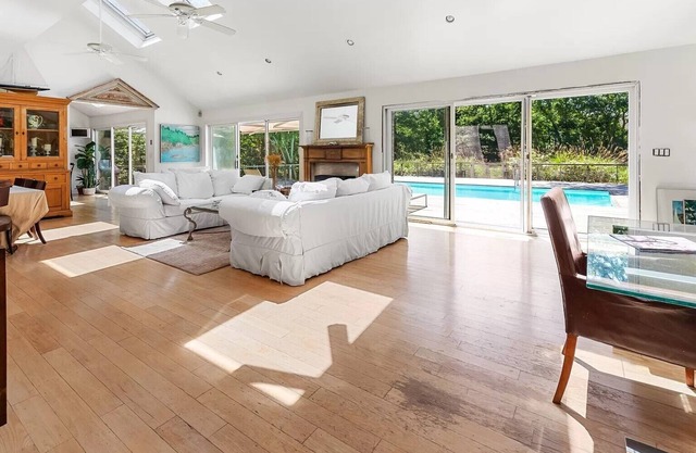 Villa Sofia: Luxurious Retreat in East Hampton North