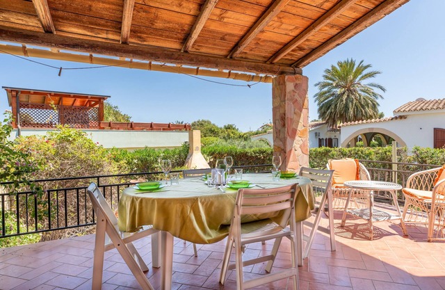 Villa "Sole A Due Passi Dal Mare" con terraza privada, balcón y Wi-Fi