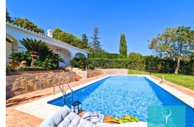 Villa Soto Sol Sotogrande: Ubicación Estratégica