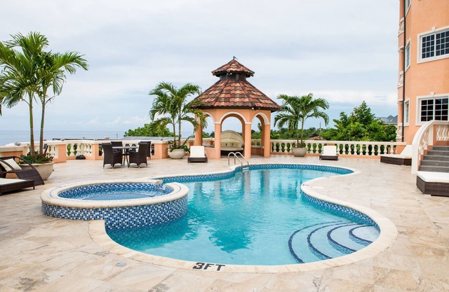 Villa Sweet Villa