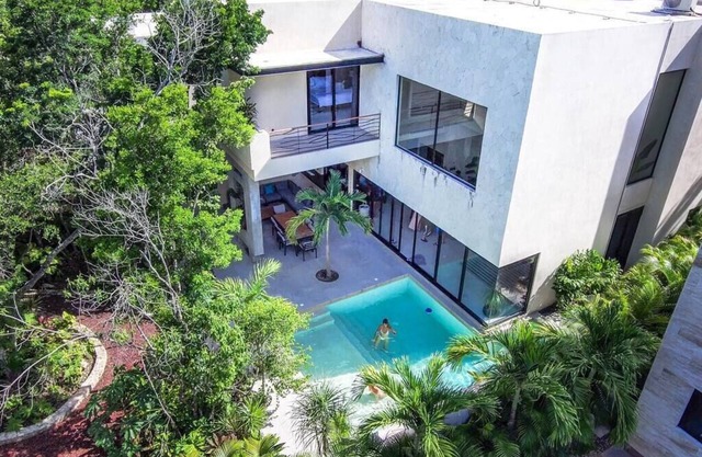 Villa Tequila - Luxury 3br Villa w/ pool, 5 min drive to beach