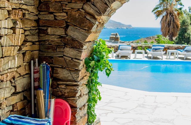 Villa Tereza, 3min walk from Koundouros beach!