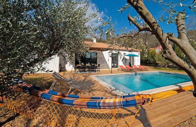 Villa Ticka - Comfy villa with heated pool