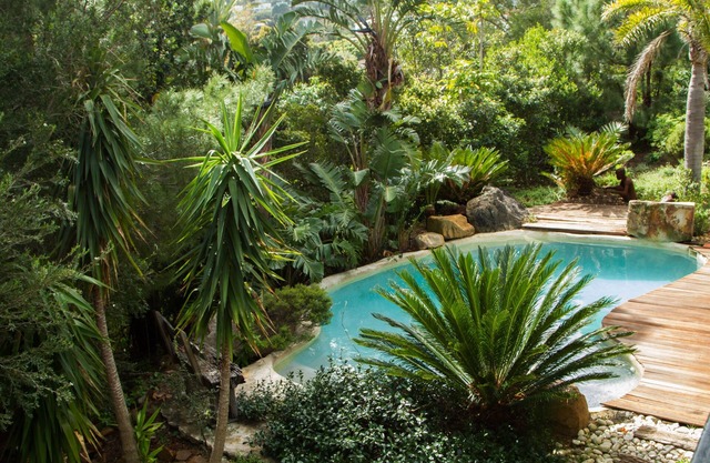 Villa Tivoli: descanse en más de 1000 m2 con jardín, piscina de rocas y WiFi