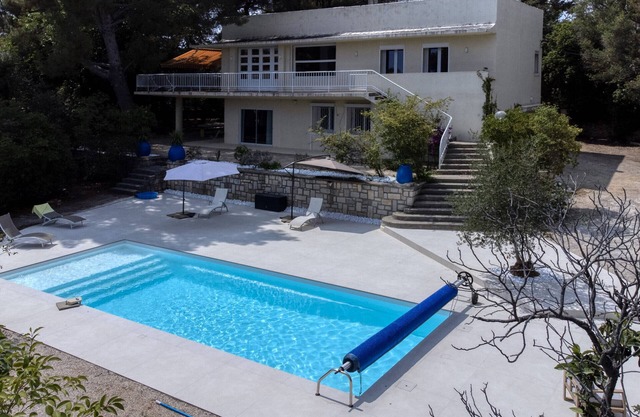 Tortilla, villa de standing, jardin, piscine, clim