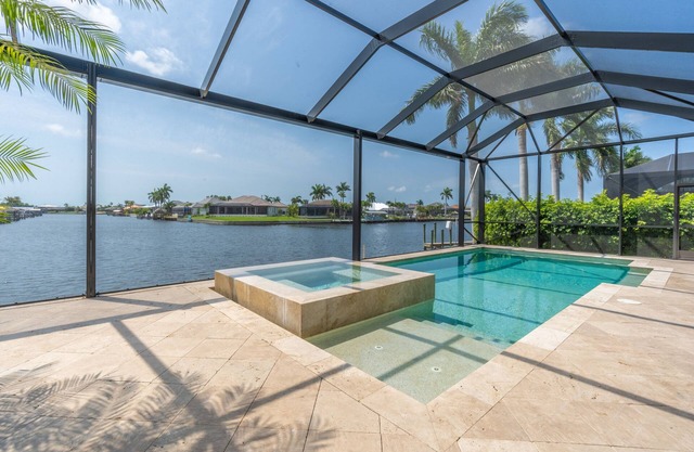 Villa Waterview con piscina y spa en el SO de Cape Coral