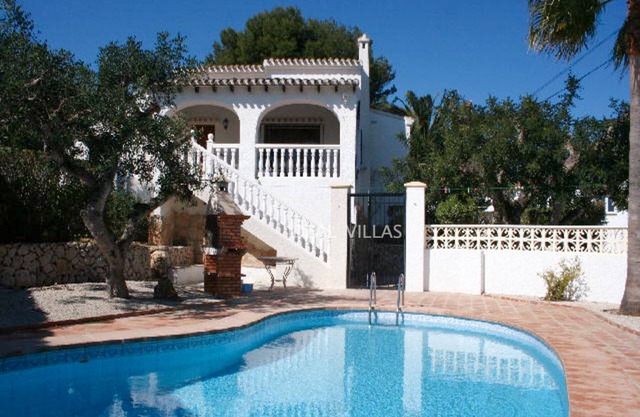 Villa con 3 dormitorios y piscina privada muy cerca de la playa