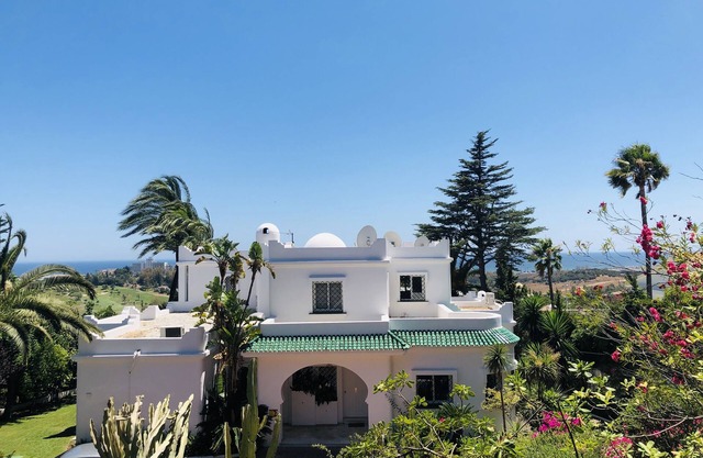 Villa con impresionantes vistas al mar y al golf, cerca de Puerto Banús Marbella - Paraiso Alto