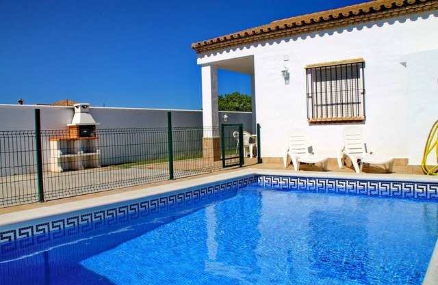 Chalet en Conil con piscina privada