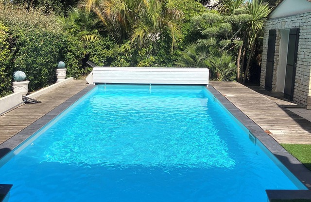 Villa con piscina a 100 metros de la playa Platin