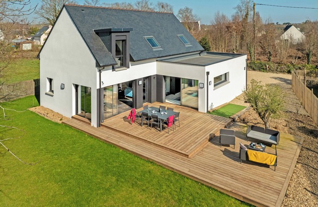 Villa with heated indoor pool south brittany