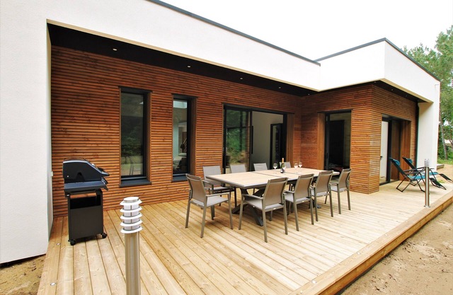 Villa SAULARA and its indoor pool