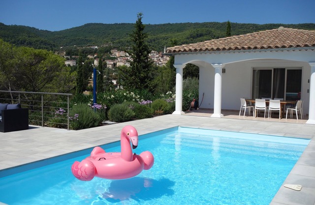 Villa con piscina entre la Costa Azul y las gargantas del Verdon (8 personas)