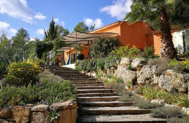 Villa con piscina entre el mar y las gargantas del Verdon