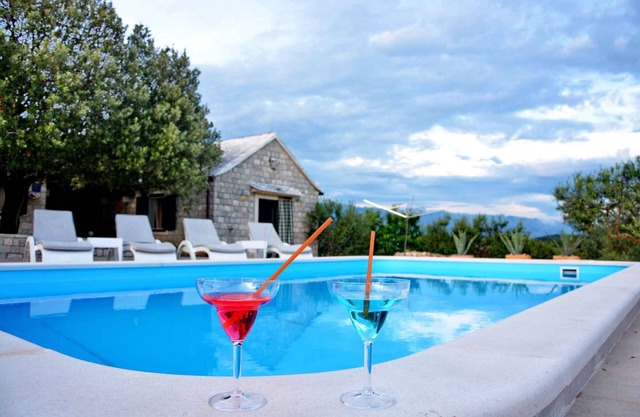 Casa vacacional con piscina en un lugar aislado y tranquilo