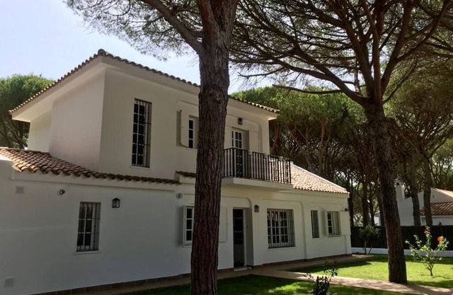 Chalet con piscina en urbanización de lujo