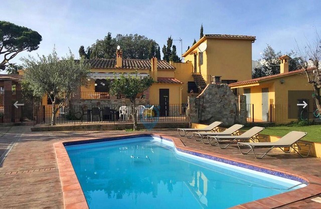 Chalet con piscina en la Costa Brava, ideal para vacaciones!
