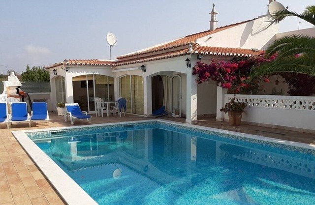 Villa con piscina situada en las afueras de Tavira