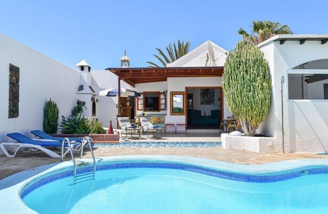Villa con piscina privada y wifi gratuito