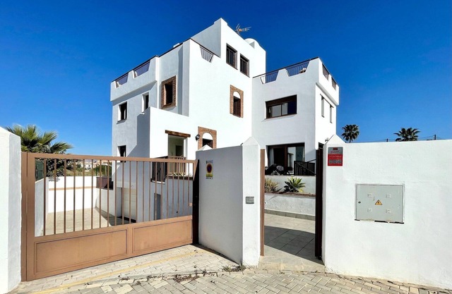 Villa con piscina privada cerca de la playa