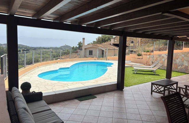 Villa con piscina privada de uso exclusivo - Chia - domus de maria
