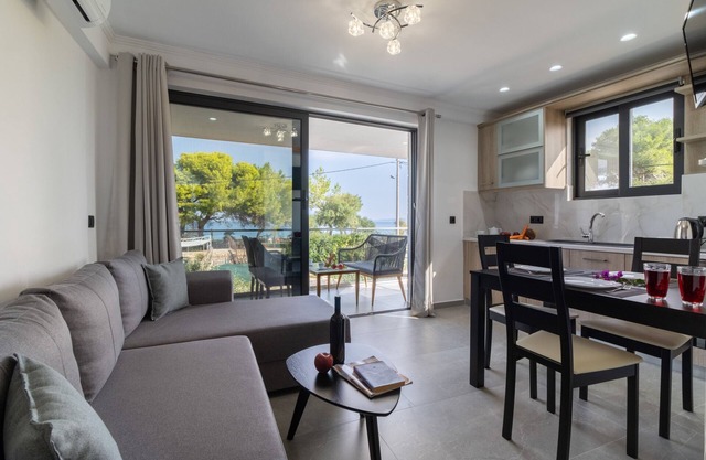Villa con vistas al mar, jardín compartido y Wi-Fi
