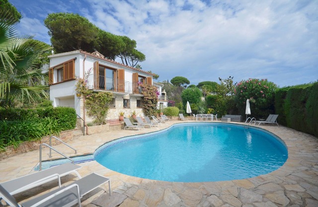 Alquiler villa con piscina en Begur, Casa de Campo