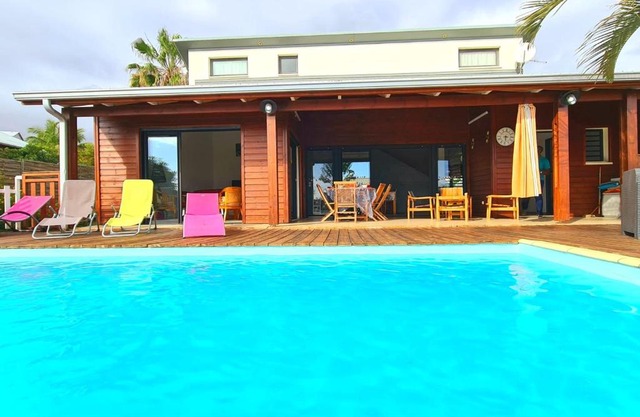 Villa Z'ETOILEE, classé 3 étoiles, piscine, Mont Roquefeuil, 8 personnes
