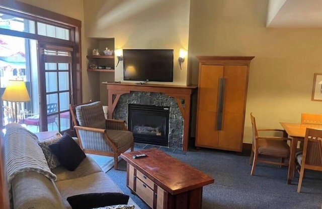 Village@Palisades Tahoe Sleeps 6