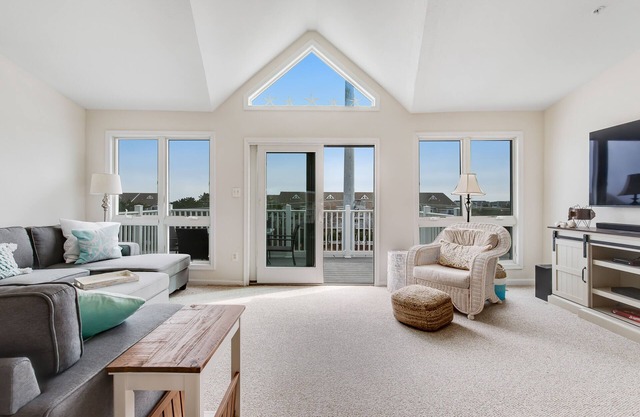 Villas at Beach Cove Getaway W/ Bay/Ocean Views, Private Balcony & Shared Pool