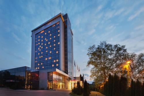VILNIUS PARK PLAZA HOTEL, Restaurant & Terrace, Panorama Bar, Conference & Banquet Center